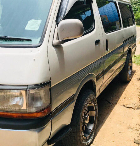 
								Toyota Hiace 1997 full									
